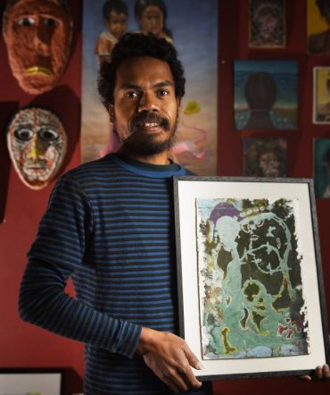 Artist shows off artwork
